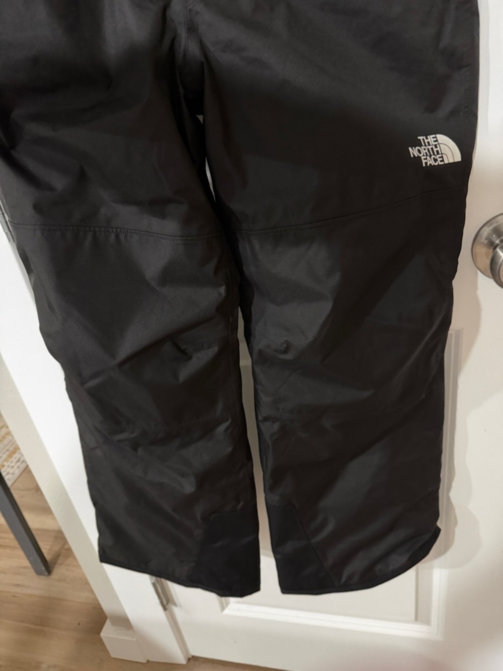The North Face Teen/Adolescent Black Bib Snow Pants Overalls - Picture 2 of 9